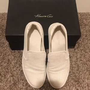 Kenneth Cole white leather slip ons